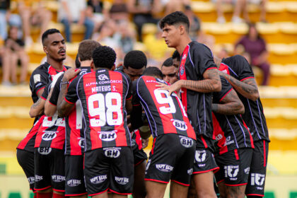 Defensor pode retornar ao time titular do Vitória após ficar partidas sem entrar em campo