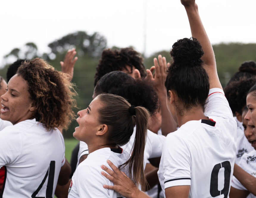 Vitória goleia o Galícia e garante vaga na final do Campeonato Baiano Feminino