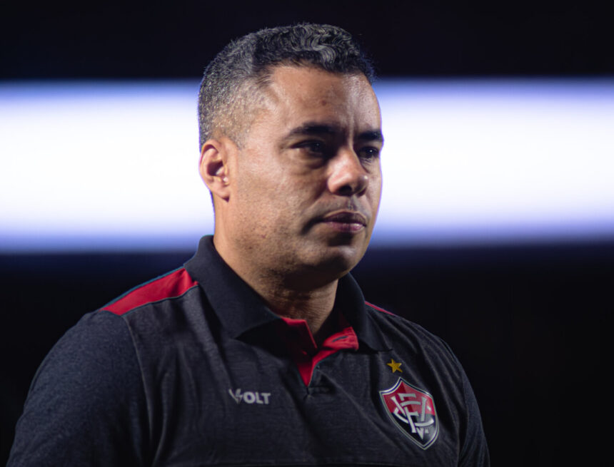 Após derrota para o São Paulo, Jair Ventura cobra reação do Vitória e promete reclamar na CBF contra arbitragem
