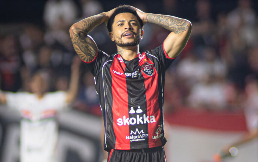 Vitória amarga marca negativa como visitante no Campeonato Brasileiro