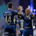 Com a camisa do Bahia, Luciano Juba aparece em estatística impressionante entre os defensores do Campeonato Brasileiro