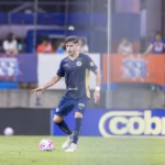 Zagueiro estreia com a camisa do Bahia e recebe elogios de Rogério Ceni