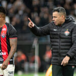 Chances de rebaixamento do Vitória diminuem após empate diante do Corinthians