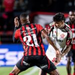 Vitória acerta renovação com volante até 2028