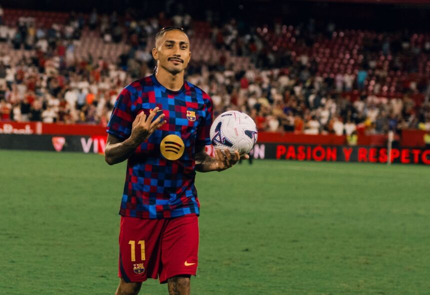 Craque da Seleção Brasileira renova contrato com o Barcelona até 2030