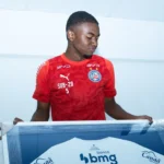 Bahia faz homenagem para atleta das categorias de base do clube