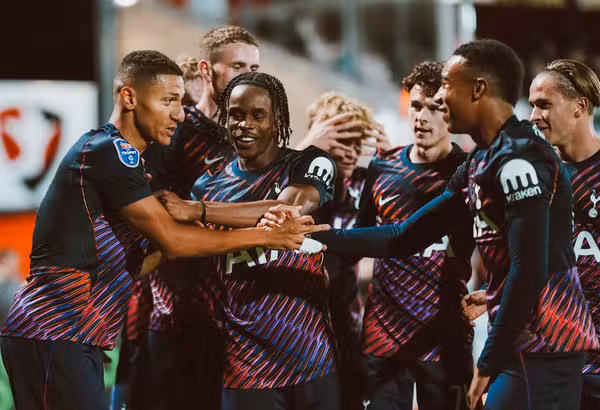 Tottenham reduz valor pedido por Richarlison e fica na expectativa da saída do atacante